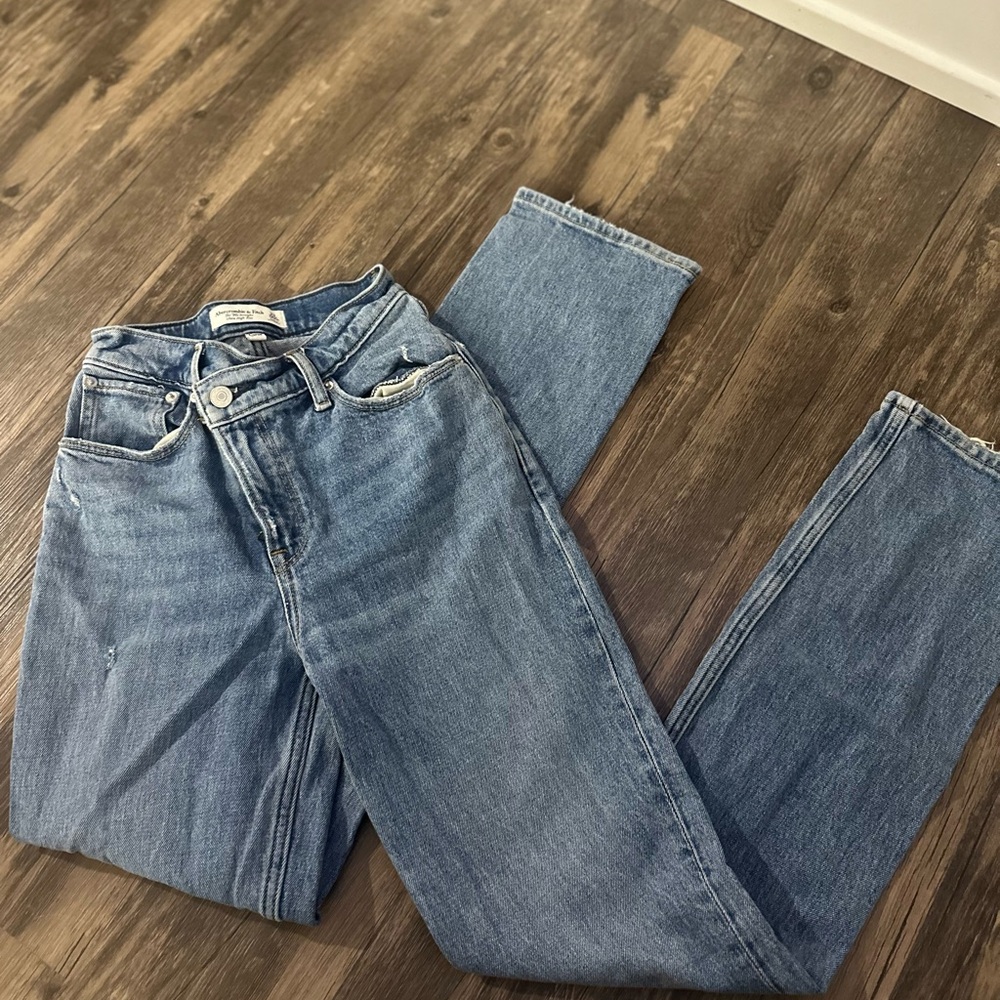 Abercrombie curve love 90s straight crossover waist  NWOT